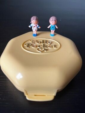 99% Complete 1990 Polly’s Hair Salon Polly Pocket